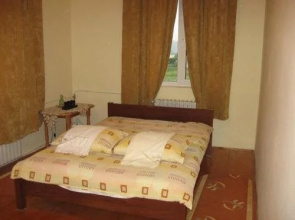 Lary Hostel