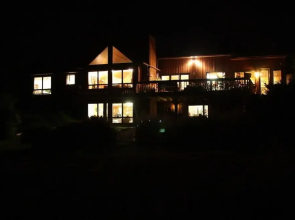 Paradise Gateway B&B and Vacation Homes