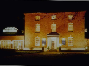 Lydney House - Guest house