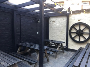 PubLove @ The Steam Engine - Hostel