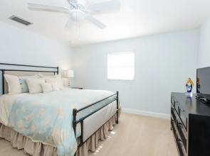 Santiva Splendor Canal Front - The Perfect Island Retreat! 3 Bedroom Home