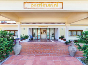 Petri Marini Hotel & Resort