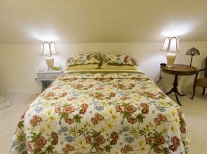 Jordan Village Guest Manor B&B
