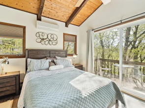 Charming Porter House In The Heart Of The Poconos 4 Bedroom Chalet