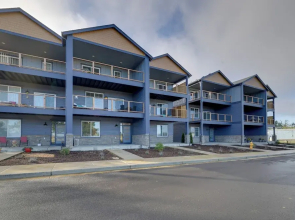 Balconies w/ Scenic River Views: Hammond Townhome!