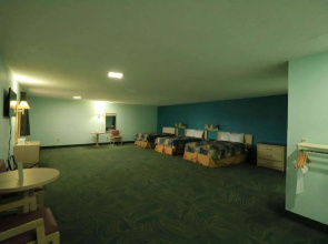Travelodge by Wyndham Parkersburg
