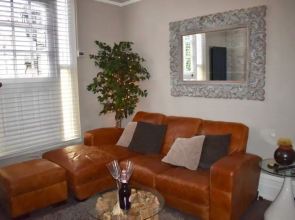 2 Bedroom Apartment Near Seafront in Brighton