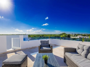 New Modern 2-lvl Punta Cana Villa in Gated Community With Private Pool Rooftop Jacuzzi