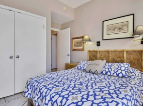 Sundown Refuge by Avantstay Great Location w/ Patio, Outdoor Dining, BBQ & Shared Pool! Week Long Stays