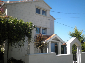 Apartment Aldica - 300 m from sea: A3 Supetar, Island Brac