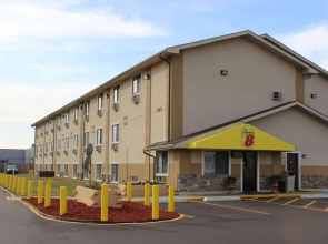 Super 8 by Wyndham Wyoming/Grand Rapids Area