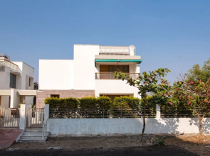 OYO 10412 Home Exotic 4BHK Villa Govardhan Vilas