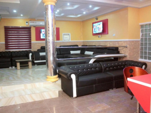 Mayoral Hotel & Suite