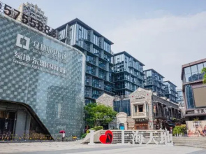 Nanning Ziyou Apartment (Greenland Central Plaza)