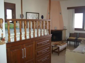 Manos House