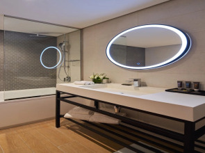 Отель Mövenpick Jumeirah Village Triangle