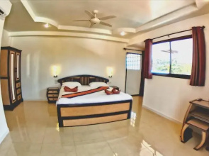 GOLDLAND Luxury Pool Villa Pattaya Walking Street 8 Bedrooms