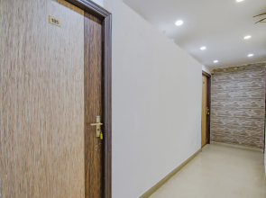 Oyo Flagship 76077 Adri Hotels 2