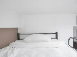 Comfort And Warm Studio Room At West Vista Apartment