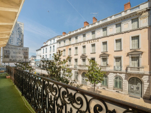Pleasant Apartment in Vichy near Opera Museum
