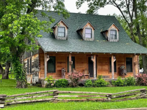 Quiet Hollister Cabin: Walk to Lake Taneycomo