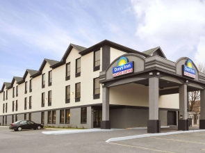 Days Inn by Wyndham Toronto East Lakeview