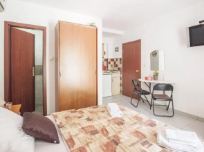 Sleek Studio Flat With Balcony Near Beach in Tivat