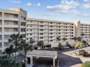 Inlet Reef 402 2 Bedroom Condo by RedAwning