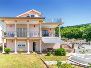 Nice Home in Dramalj With Wifi and 7 Bedrooms