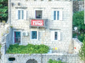 Palace Tina