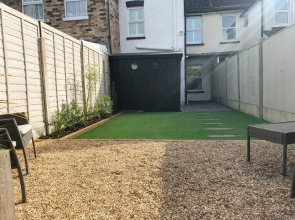 Emerson House. Close to Poole Harbour & Town Centre