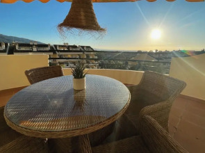 2-bed Sea View Apt, 10 Mins From Puerto Banus