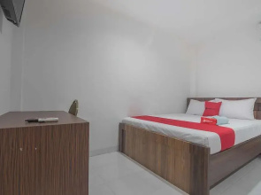 RedDoorz near Living Plaza Balikpapan