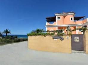 Galini Beach Villa