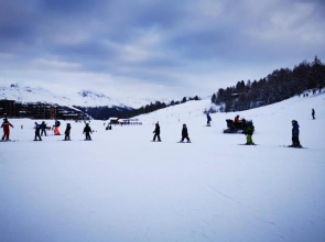 Best Value, View and Location - 4 Bedrooms, 2 Bathrooms, Big Corner GARDEN with WIDE VIEW on the Mountains and the Amazing Rhone Valley!