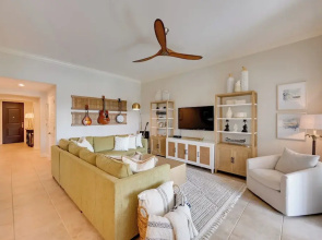 Luxe Naples Bay Resort Condo: Near Fifth Ave!