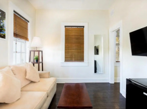 The Southernmost Inn - Adults Only