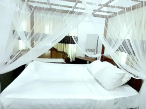 Isuru Holiday Inn