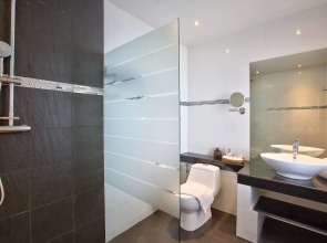 Crystal Bay Beach Resort