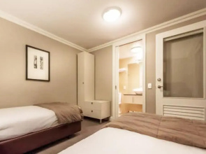 Absolute Lakefront Living 2 Bedroom