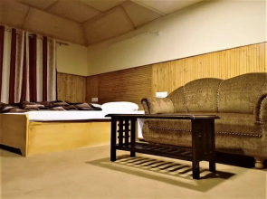 Triund Camps Riverside Resort