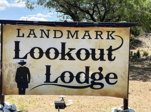 Landmark Lookout Lodge