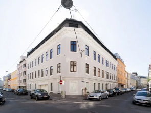 Bright and Charming Apartment Close to the Center