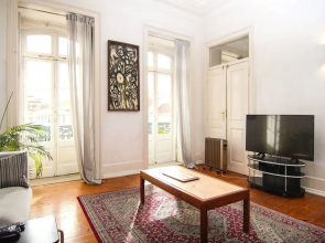 Spacious And Bright 4 Bedroom Apartment