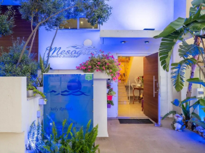 Mesogios House Suites