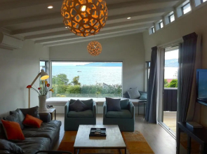 Lakeview House - Taupo Holiday Home