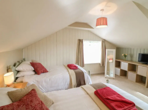 Shilstone Lodge