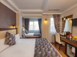 Aristocrat Hotel