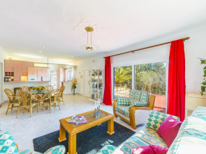 ALTO - Beautiful villa with private pool amidst the peace of the countryside and with total privacy. Free WiFi