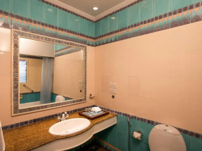 Coconut Grove Beach Resort